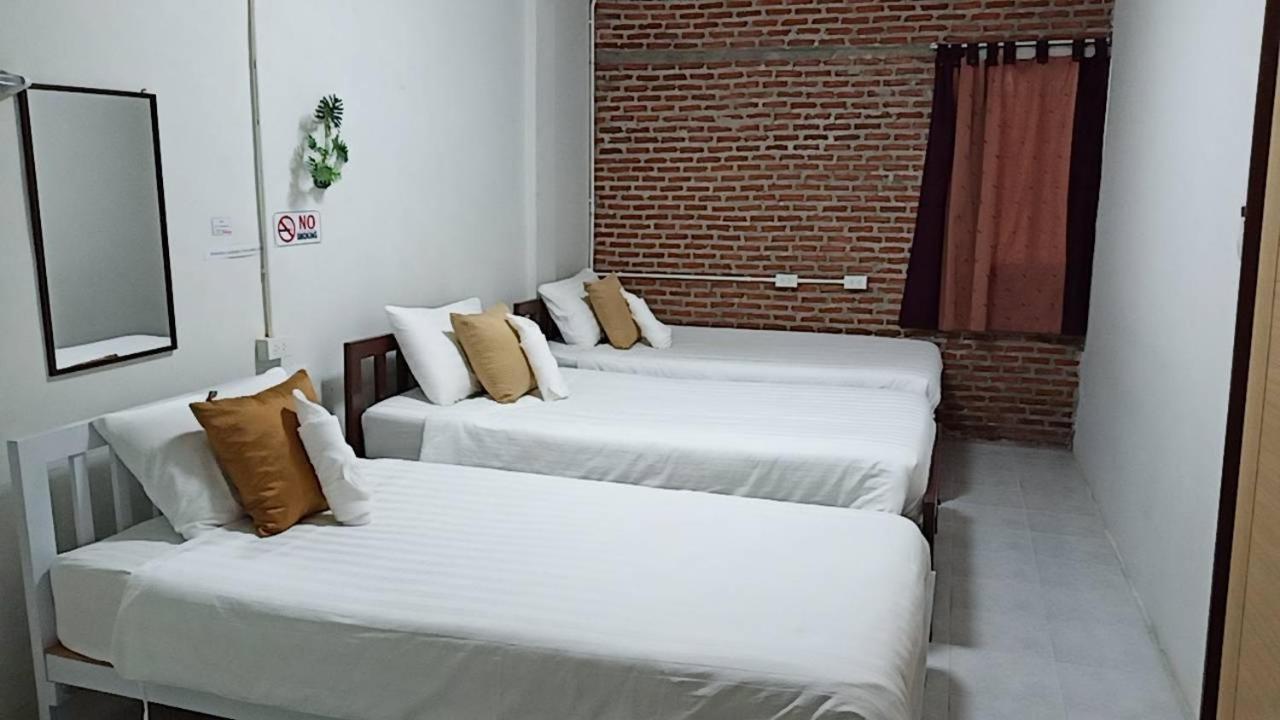 Banana Hostel Donmuang Банкок Екстериор снимка