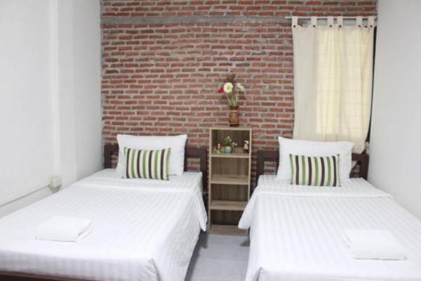 Banana Hostel Donmuang Банкок Екстериор снимка