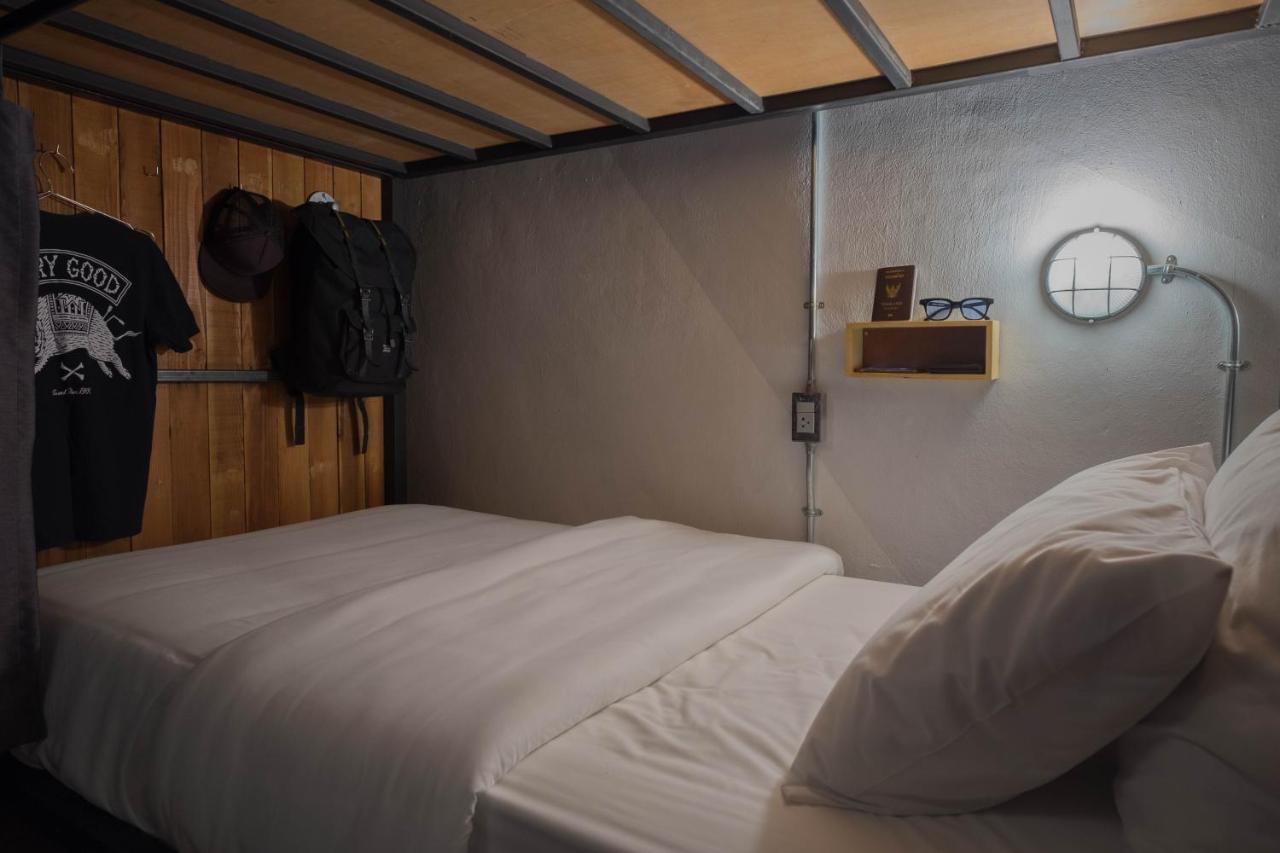 Banana Hostel Donmuang Банкок Екстериор снимка